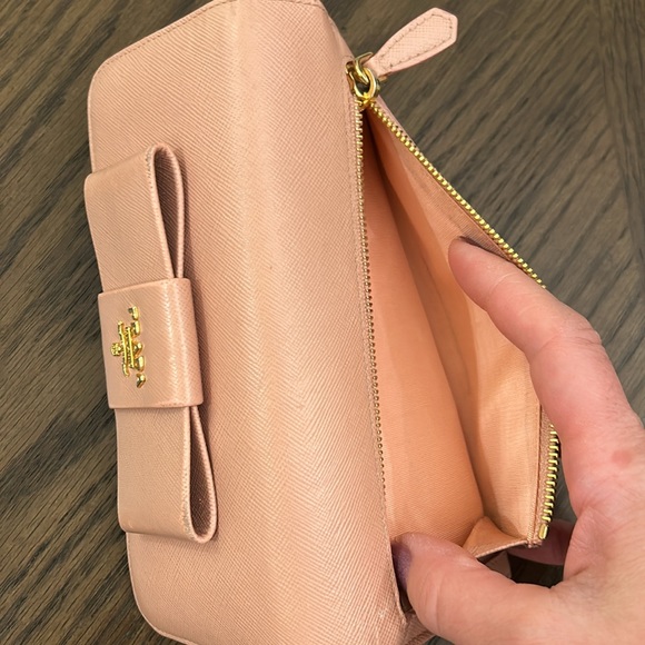 Prada wallet pre-loved in great condition pink with authentication certificates - Picture 6 of 17